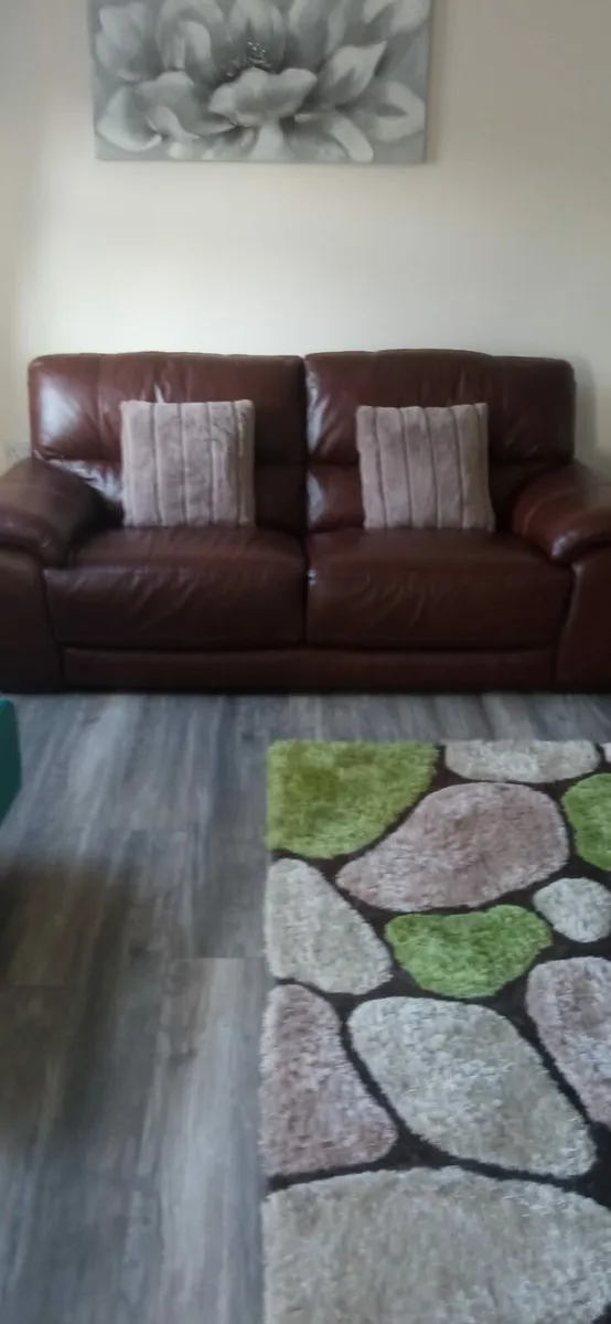Leather couch - Image 1