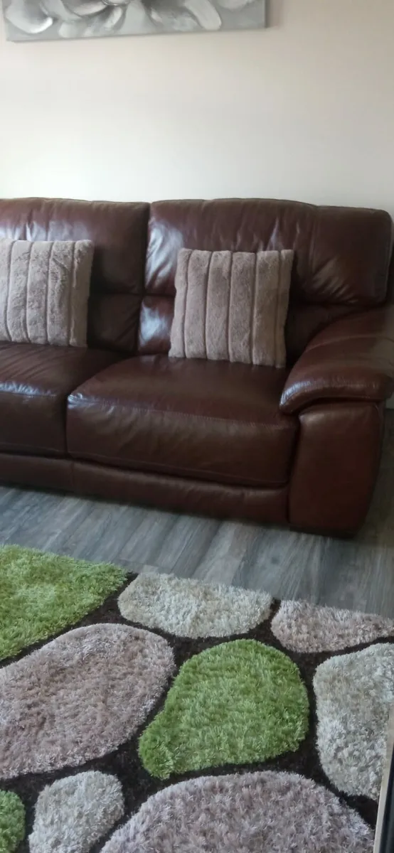 Leather couch - Image 3