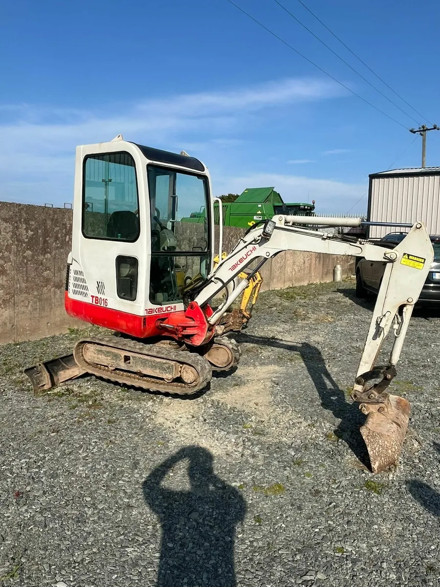 2010 tekeuchi 1.8 tonne - Image 2