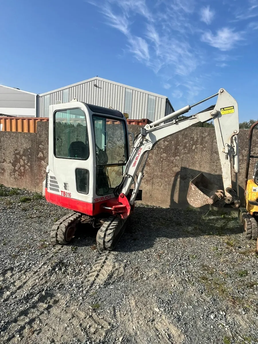 2010 tekeuchi 1.8 tonne - Image 3