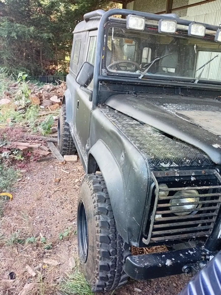 Land Rover Defender 90 - Image 4