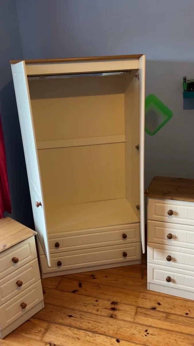 Bedroom Furniture Set - Image 2