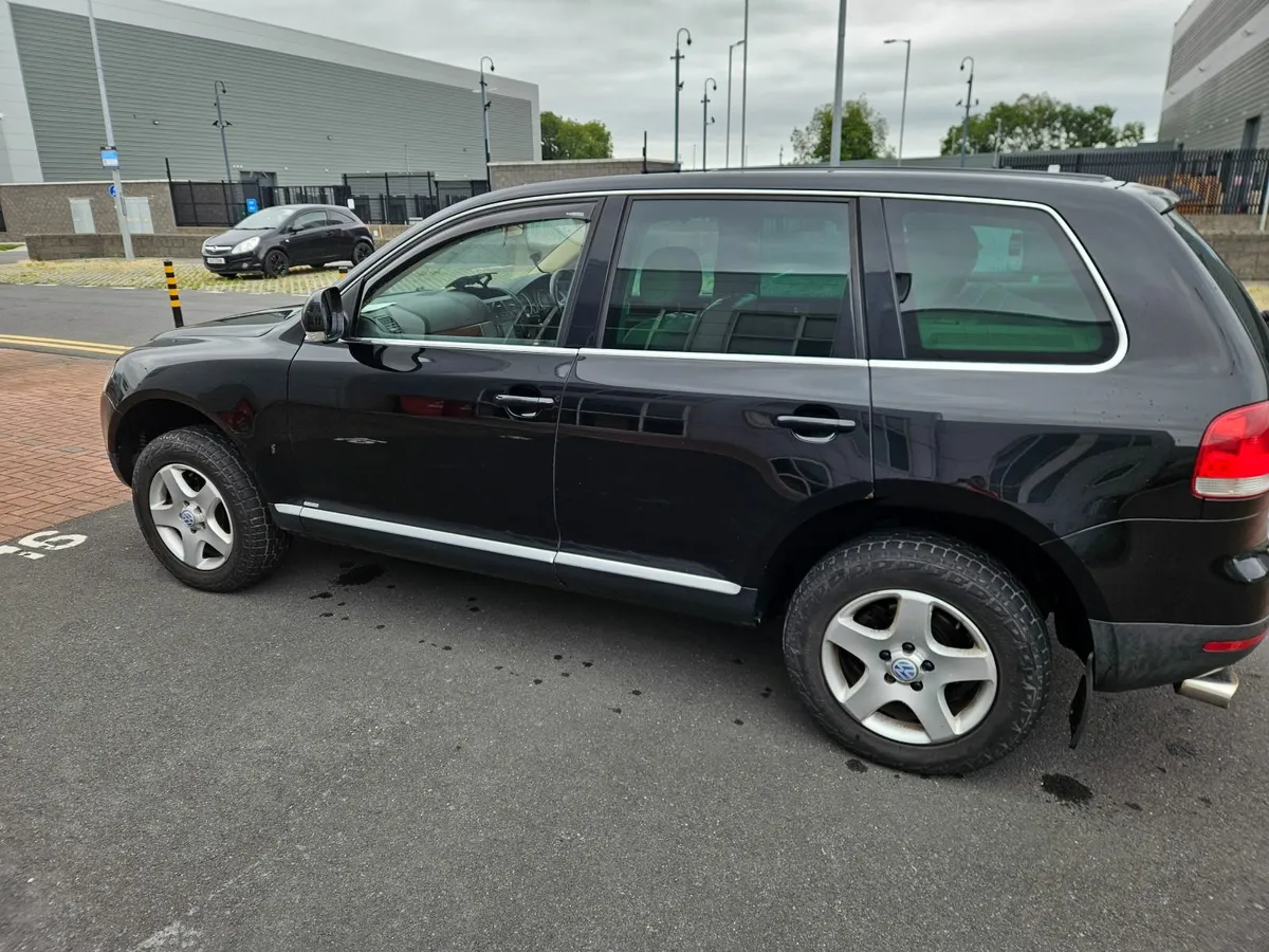 Volkswagen Touareg 2005 - Image 2