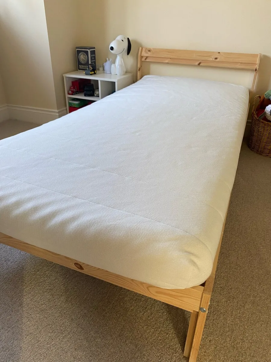 Single Beds x 3 - Image 4