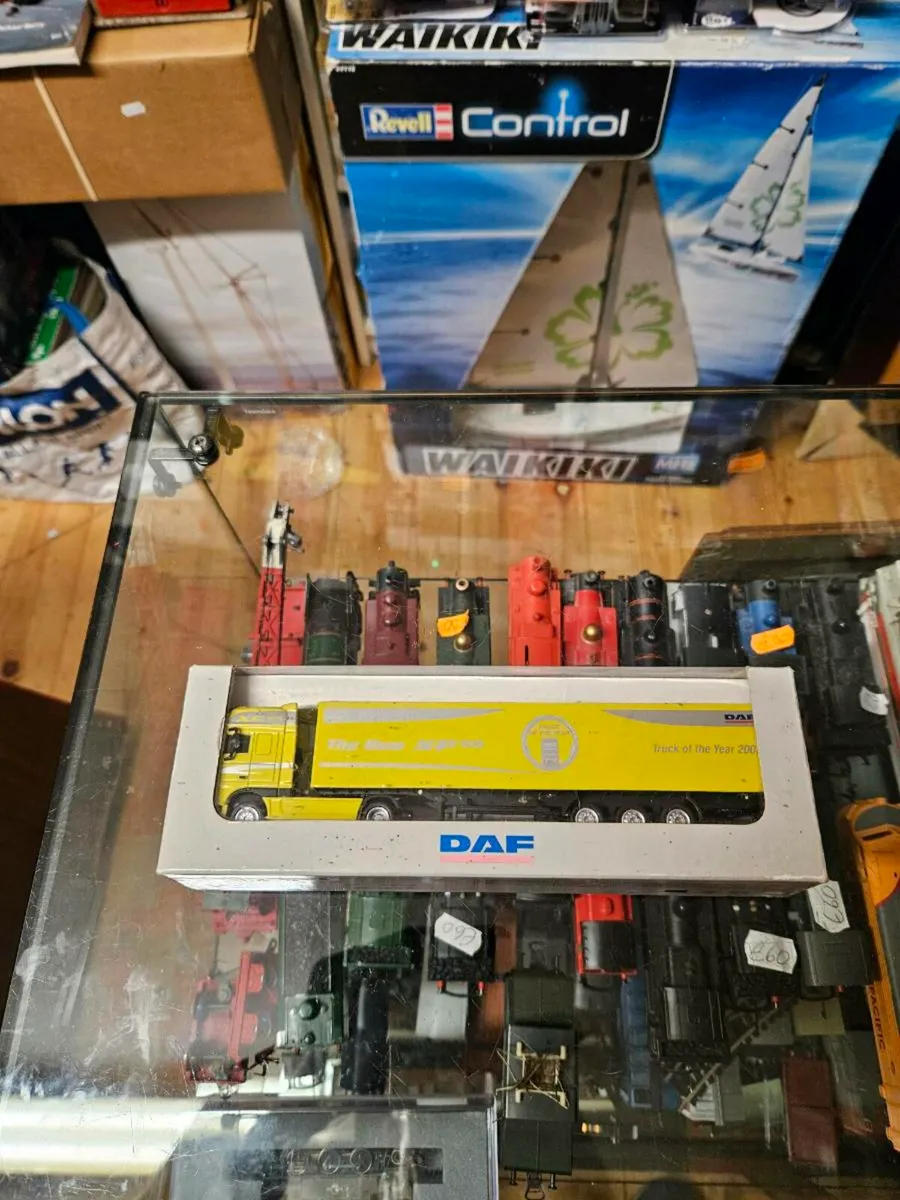 Corgi WSI DAF Tractor Unit and Trailer 1.87 - Image 1