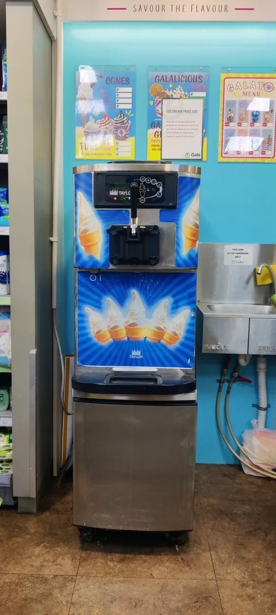 TAYLOR ICE CREAM MACHINE-REPAIR OR FOR SPARE PARTS - Image 3