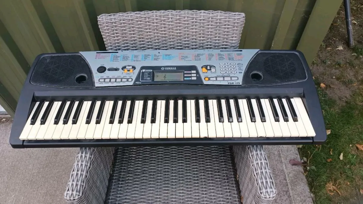 Yamaha keyboard, fully working, great sound D18 - Image 1