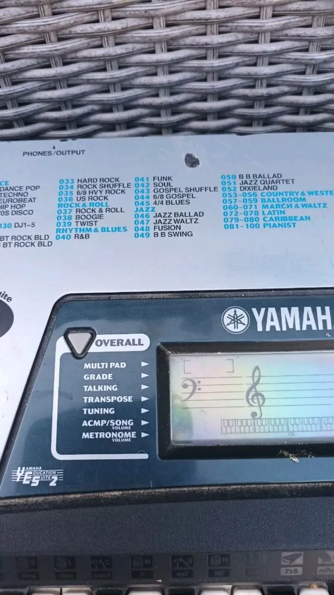 Yamaha keyboard, fully working, great sound D18 - Image 3