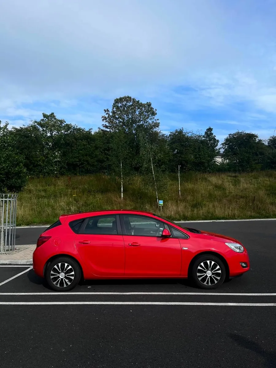 Opel Astra 2012 🔥🔥🔥 - Image 1