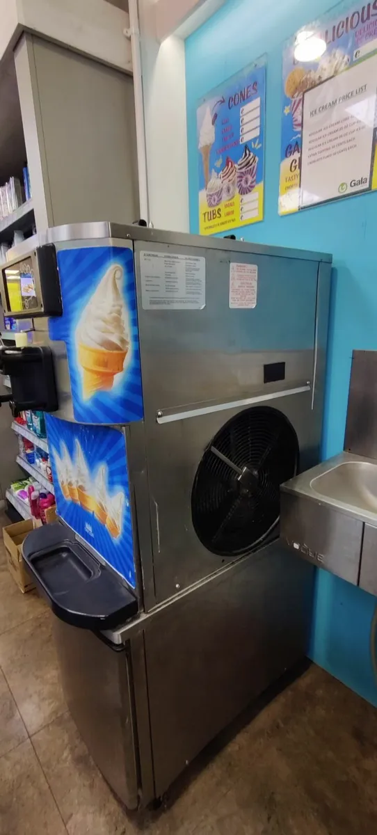 TAYLOR ICE CREAM MACHINE-REPAIR OR FOR SPARE PARTS - Image 4