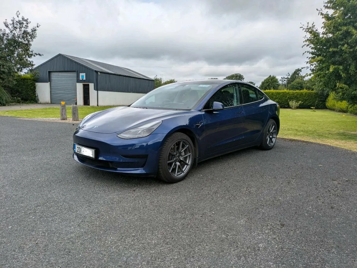Tesla Model 3 RWD - Image 2