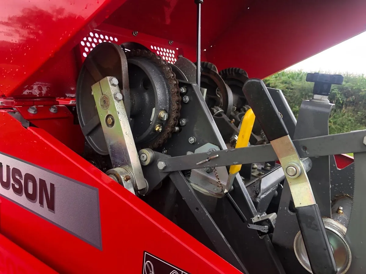 Massey 1840 Small Square Baler - Image 4