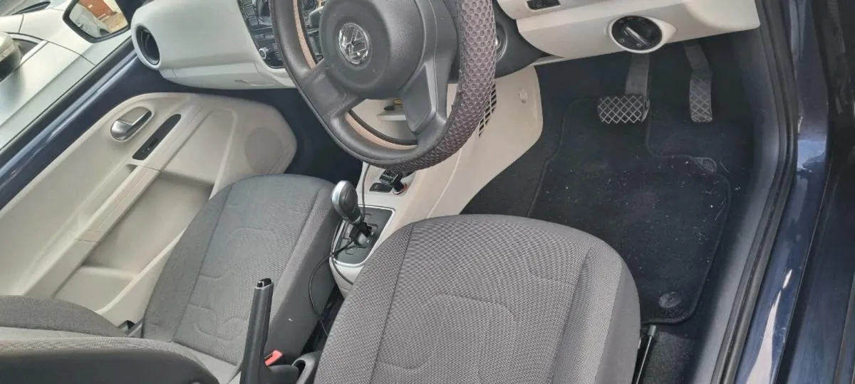 Volkswagen up! 1.0 Auto 5DR - Image 1
