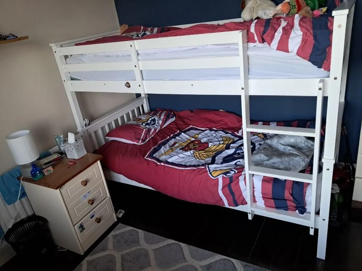 Bunk beds - Image 1