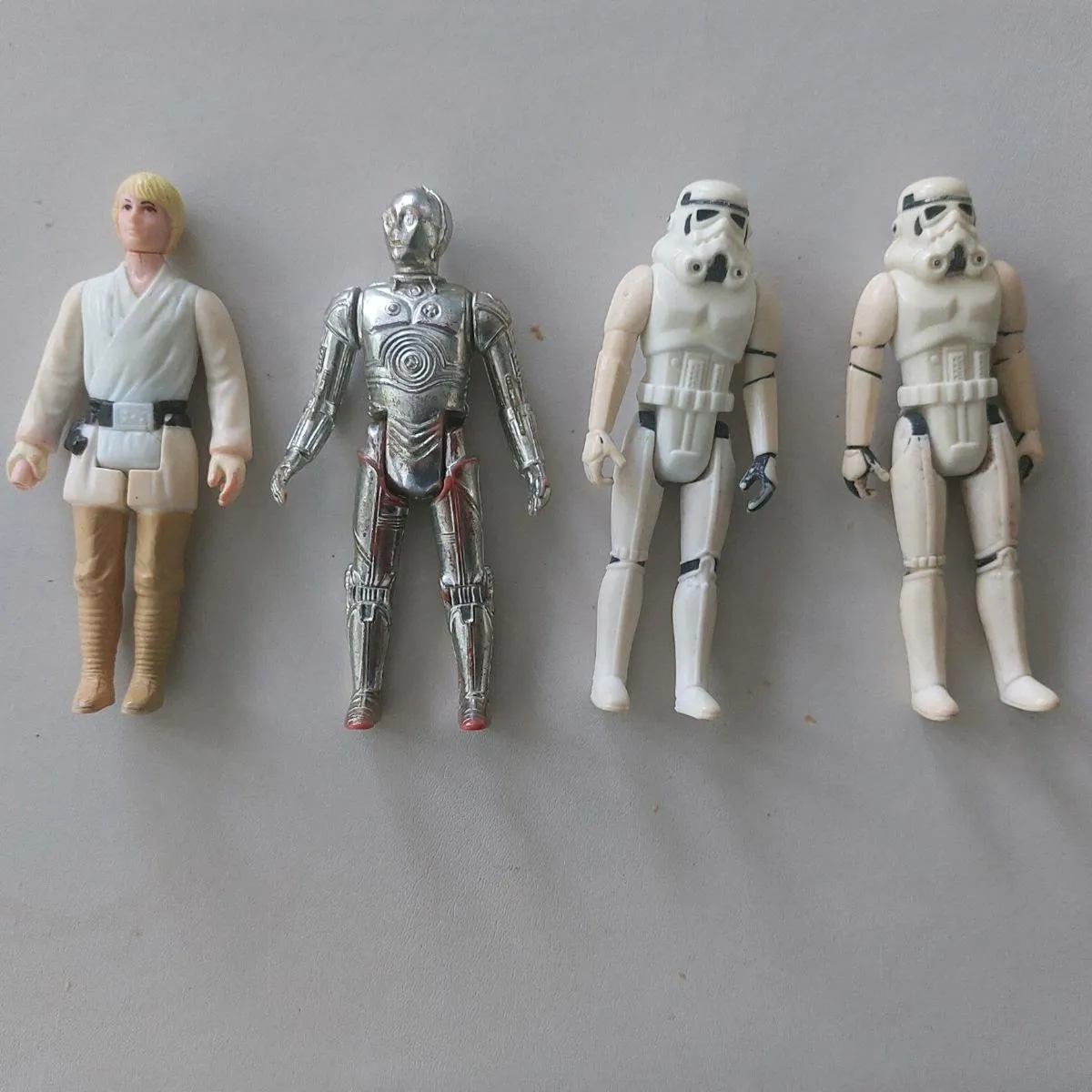 4 vintage Star Wars action figures 1977 - Image 1