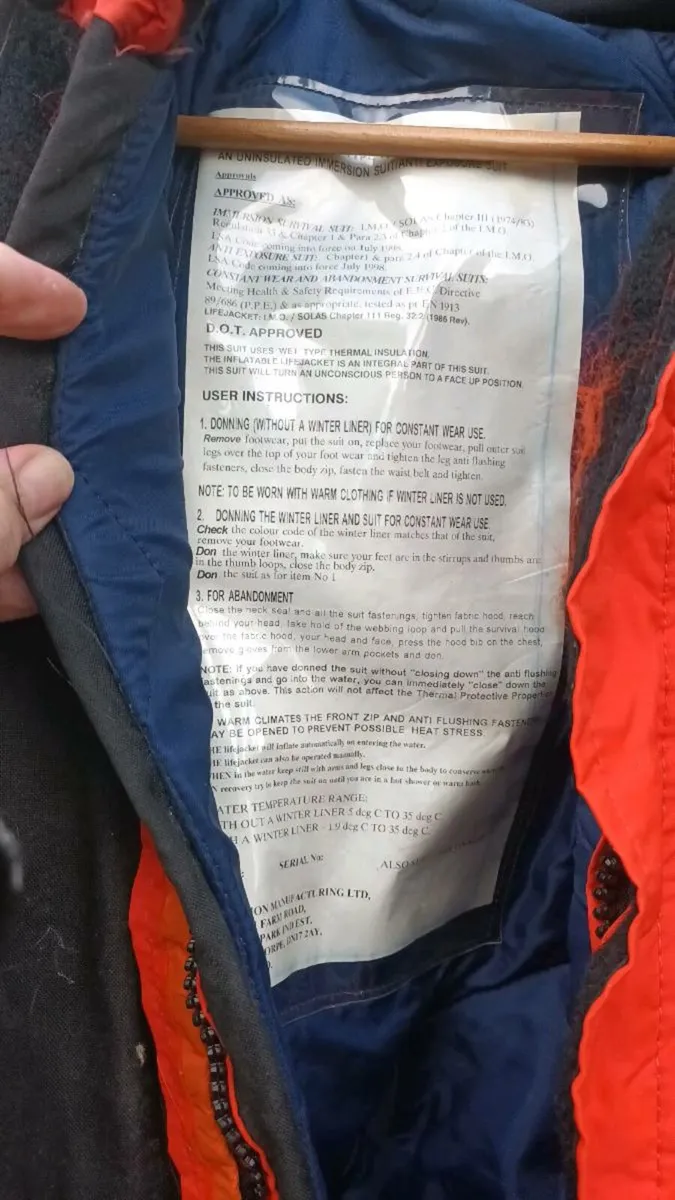 Survival suit for the water, oil rig etc, D18 - Image 2