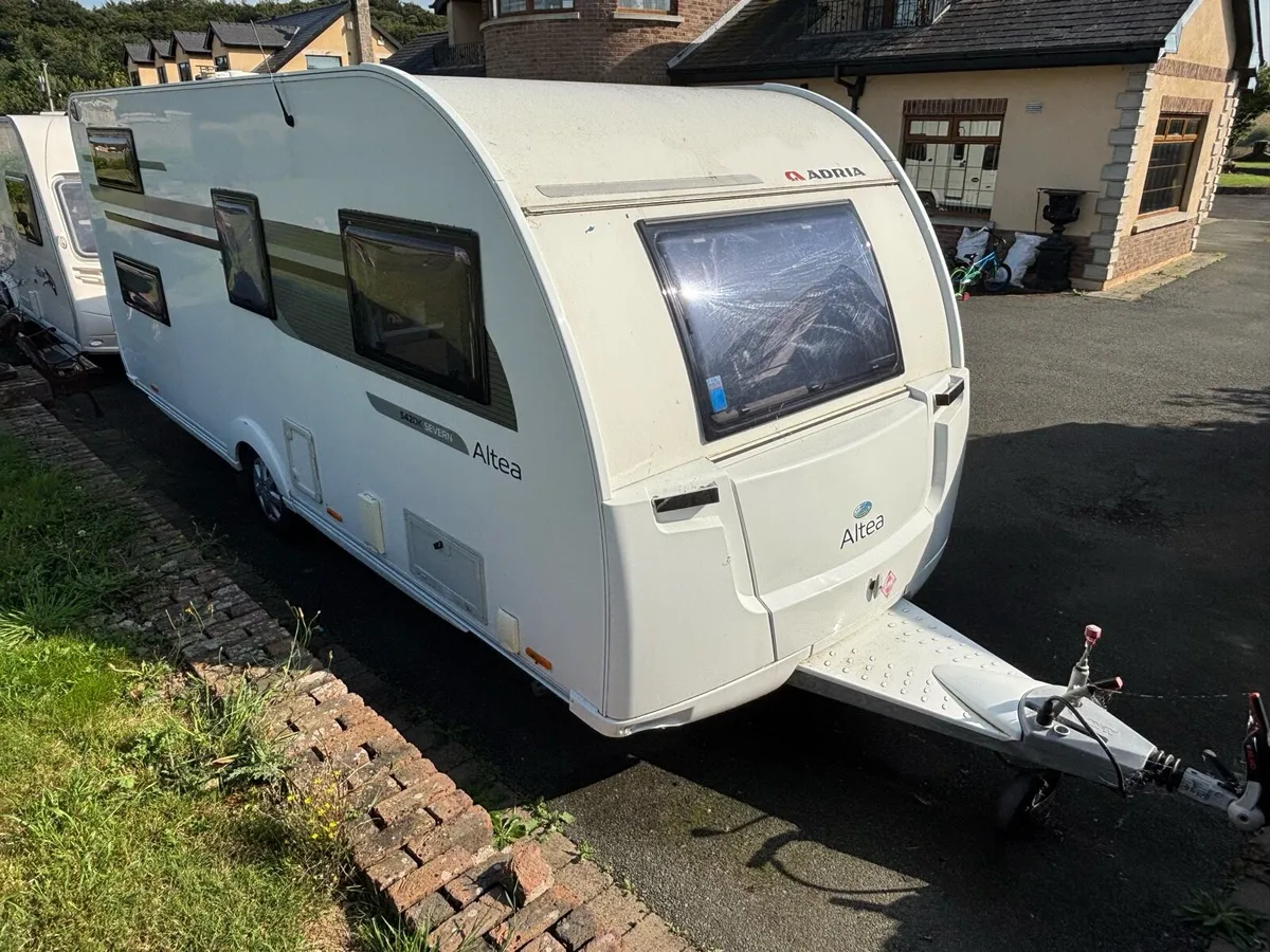 Stunning adria altea 6 berth fixed bunkbeds - Image 4
