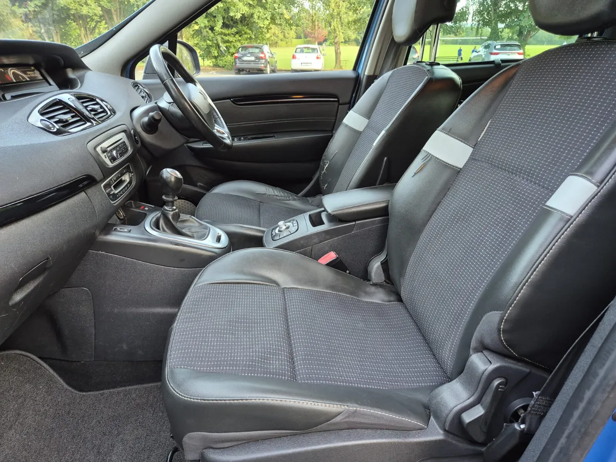 Lovely Renault Grand Scenic MONTH END SALE - Image 3
