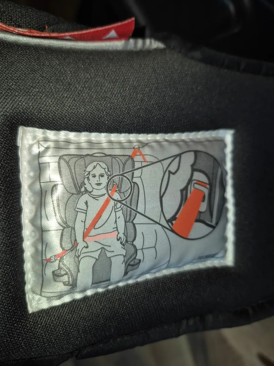 Car booster seat - Image 1