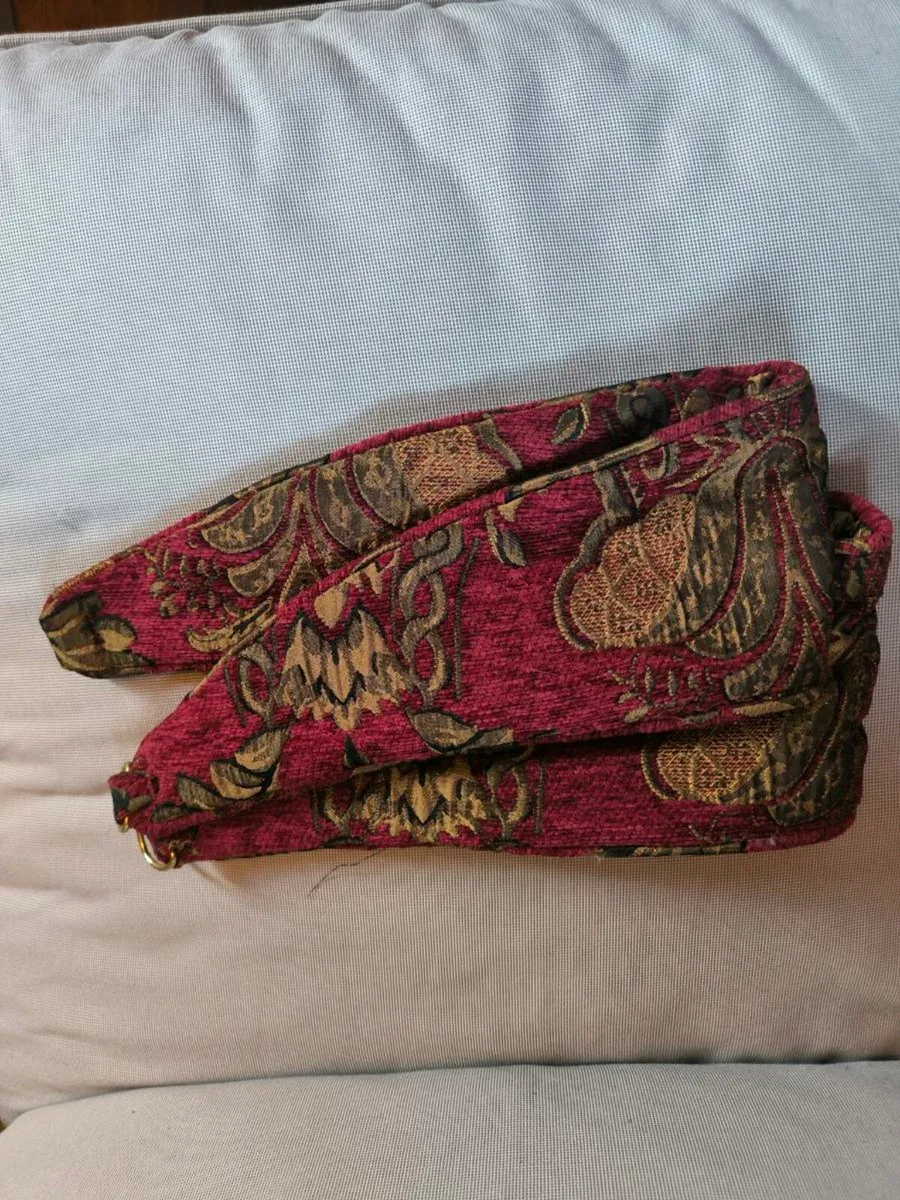 Curtains - Image 3