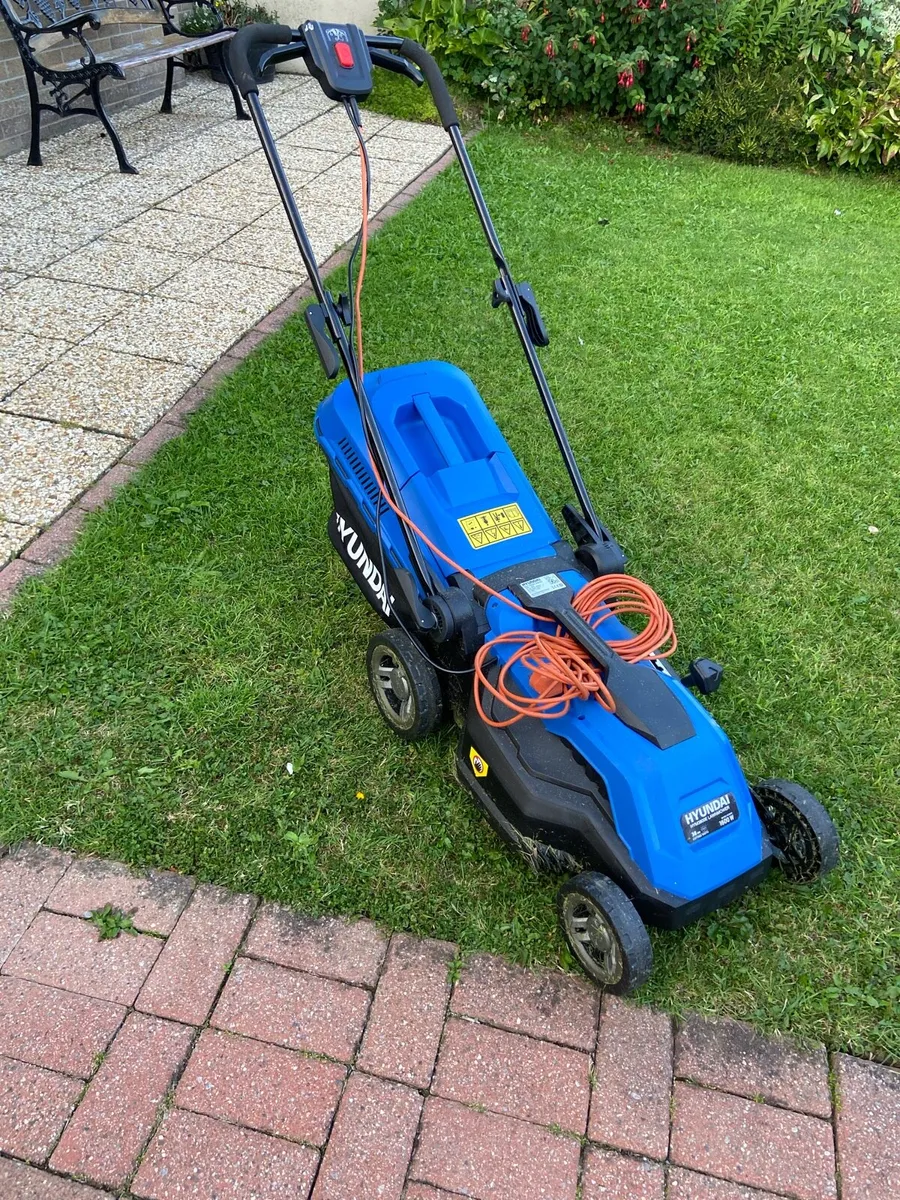 Hyundai.   Electric.    Mower - Image 2