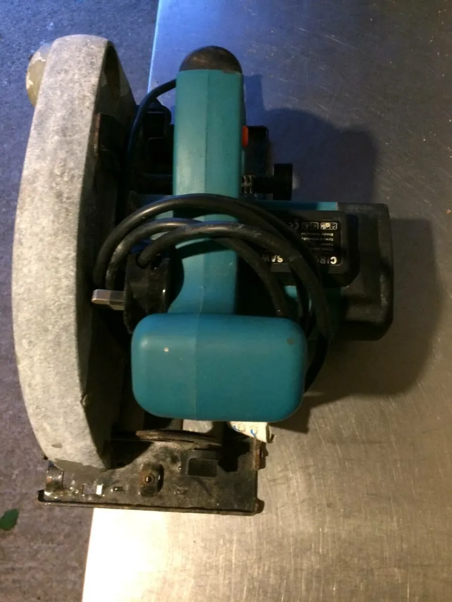 Black spur Circular Saw for Sale - Image 3