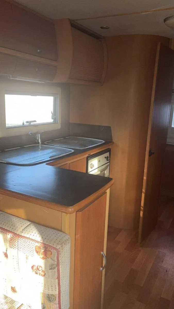 Camper - Image 3