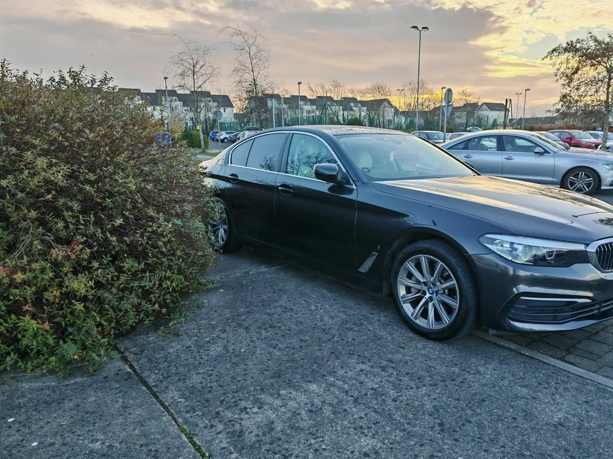 BMW 5-Series 2018 - Image 4