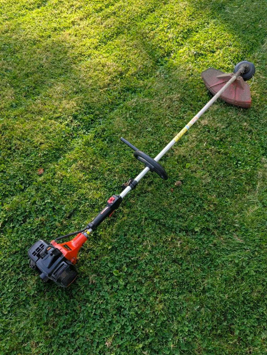Tanaka TBC 230 petrol strimmer - Image 1