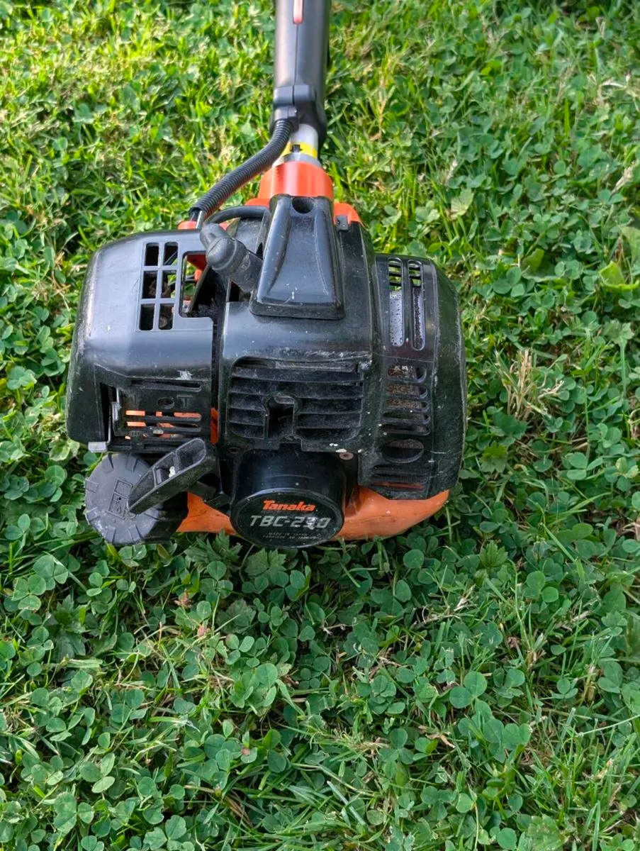 Tanaka TBC 230 petrol strimmer - Image 3