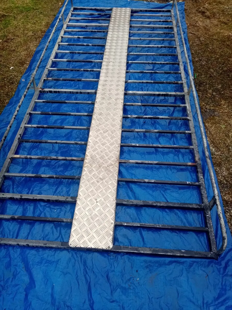 Entrance gate and roofrack - Image 3