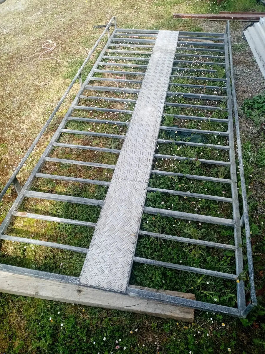Entrance gate and roofrack - Image 4