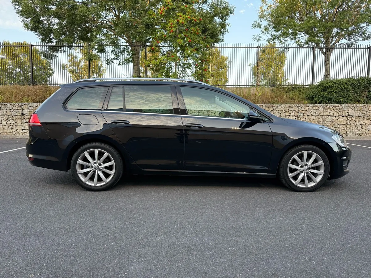 Volkswagen Golf Estate 1.6 TDi Highline Model - Image 4