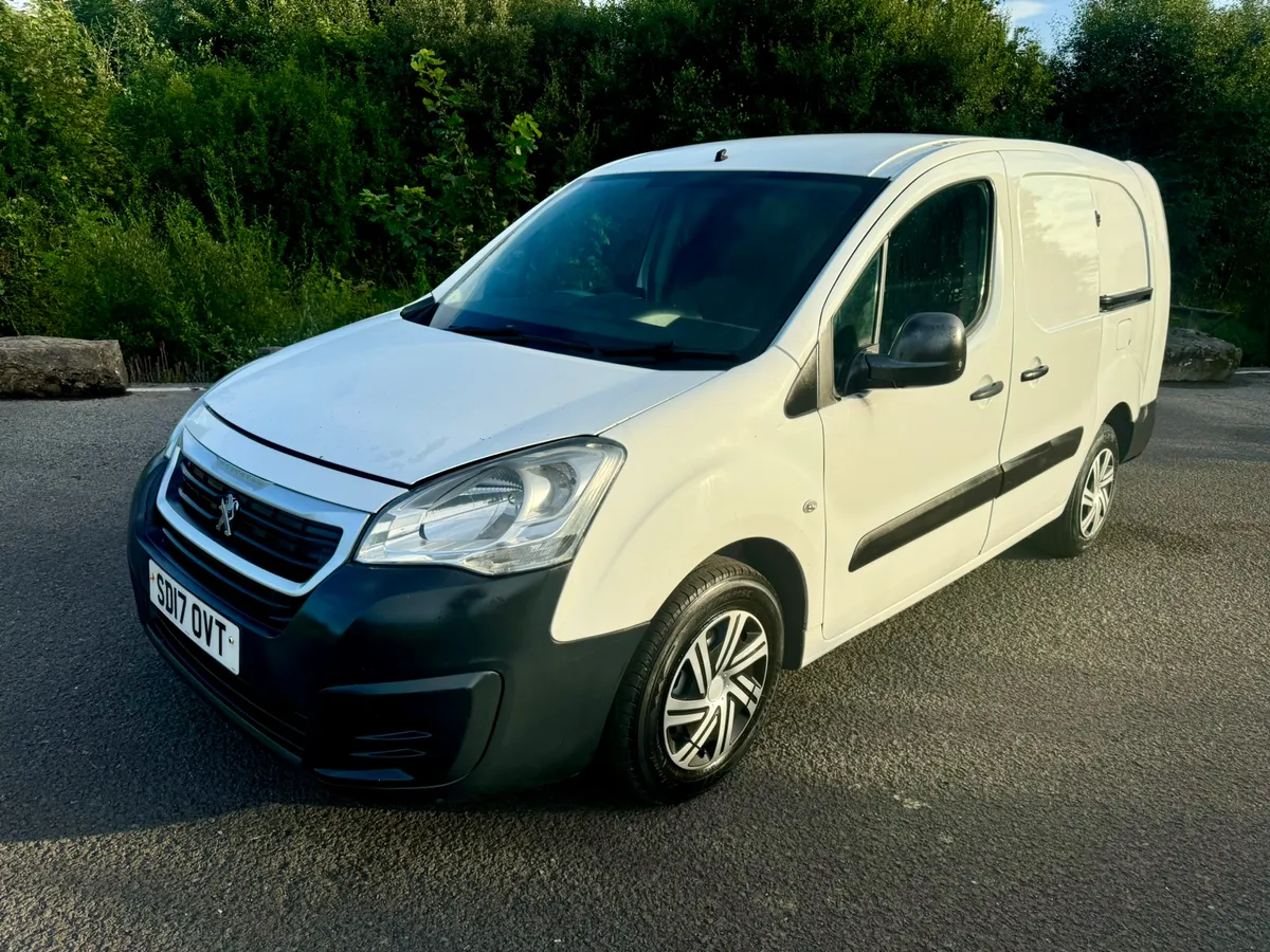 2017 Peugeot Partner (VRT€250) - Image 1