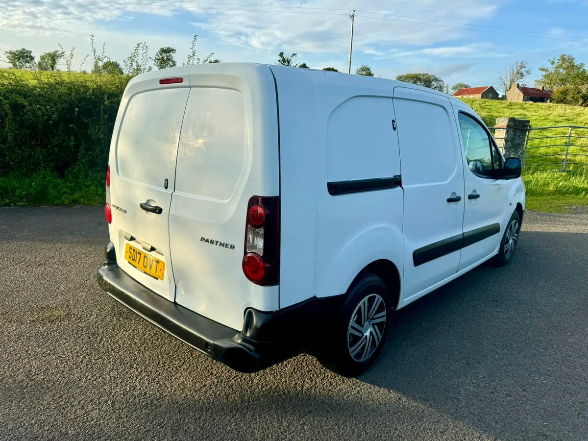 2017 Peugeot Partner (VRT€250) - Image 3