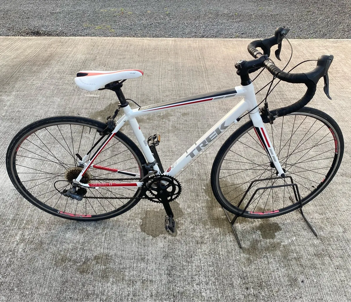 Road bike - Image 1