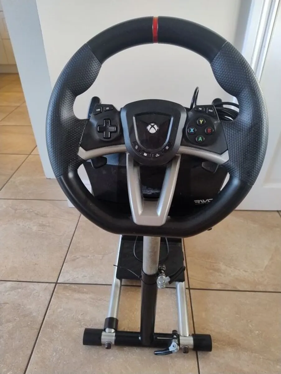 Hori Racing Wheel and Stand - Image 1