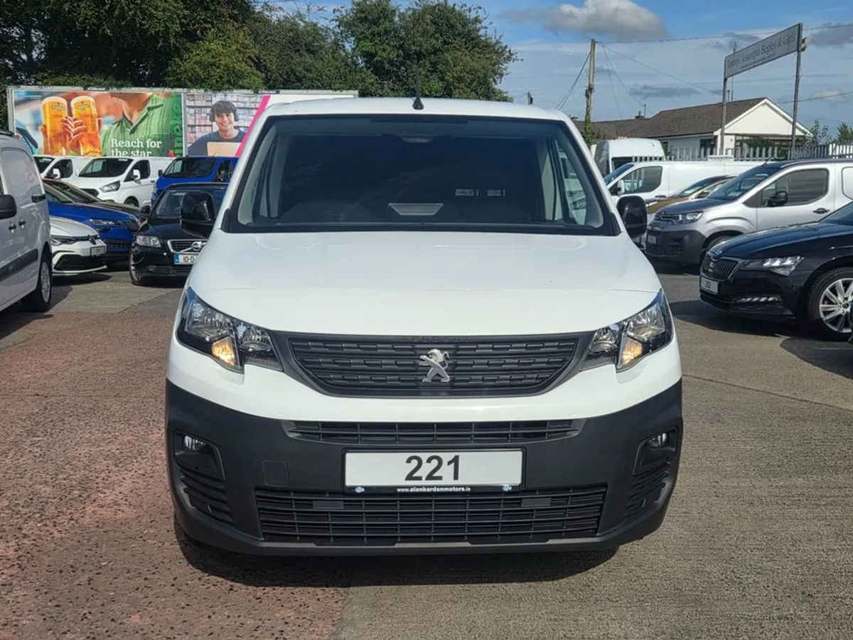 Peugeot Partner Bluehdi Professional Premium L2 - Image 3