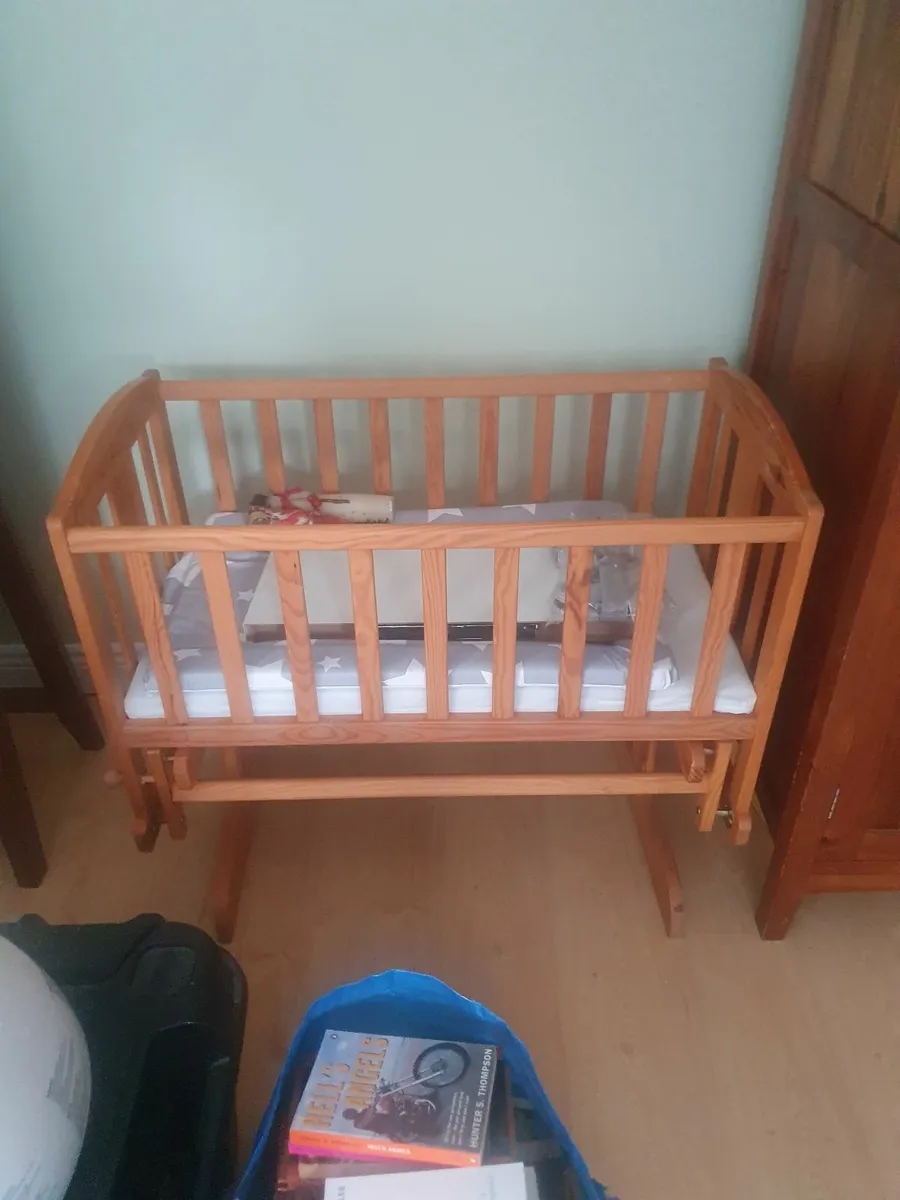 Baby cradle - Image 1