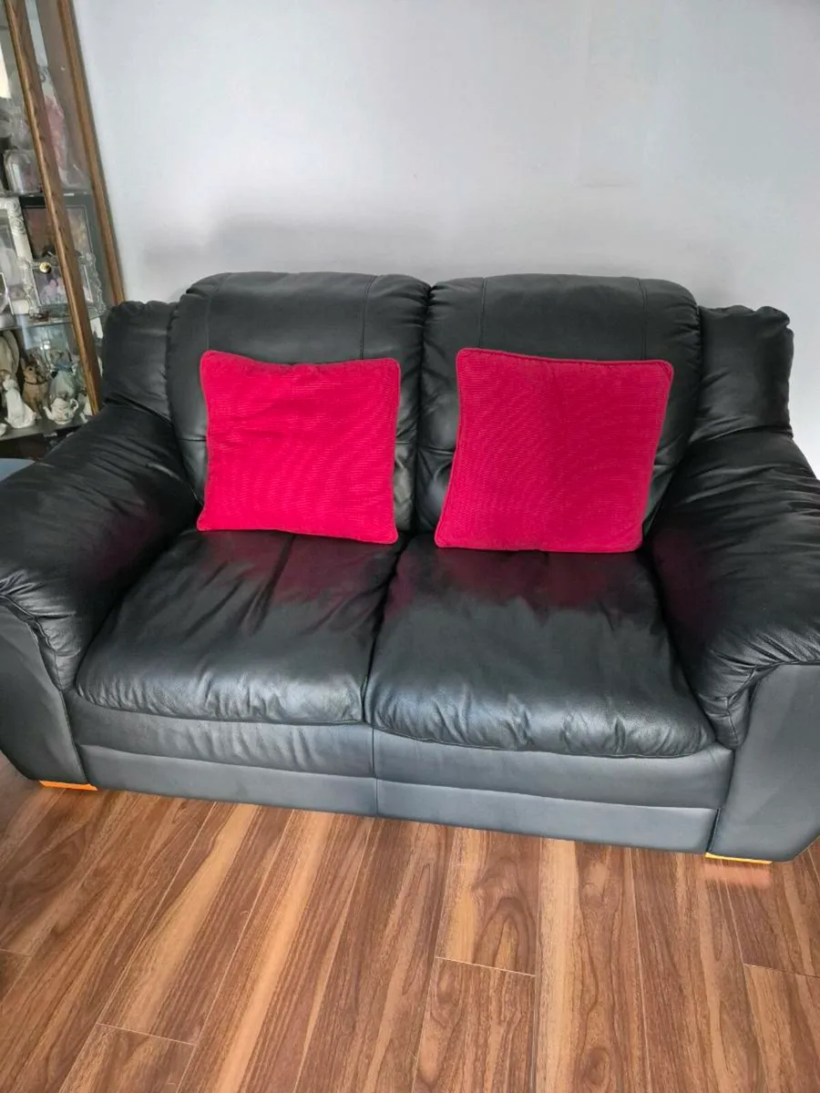Italian Leather Suite of Furniture - Image 2