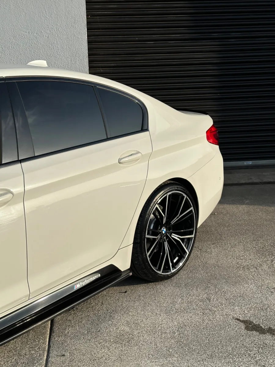 2019 BMW 520D AUTO M SPORT MPERFORMANCE - Image 3