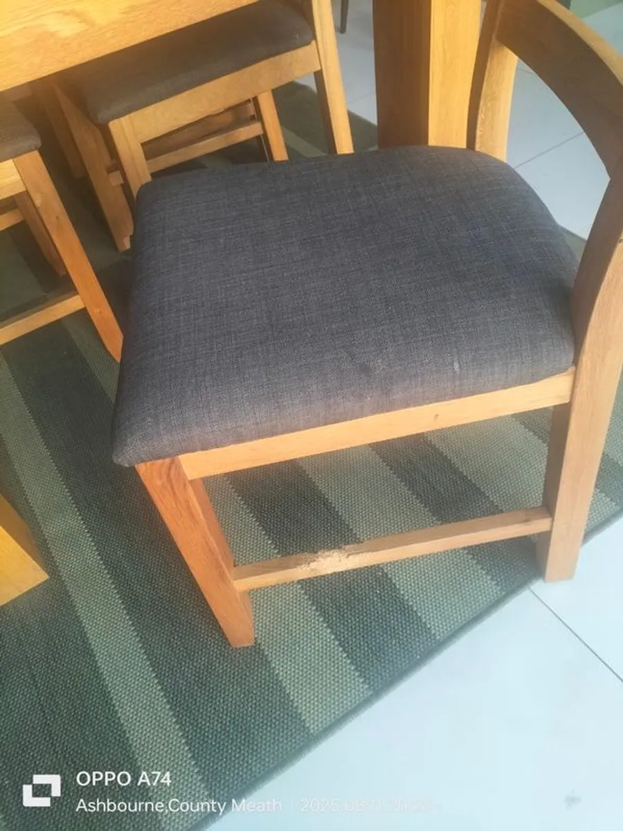 Kitchen Table and 6 Chairs - Image 3