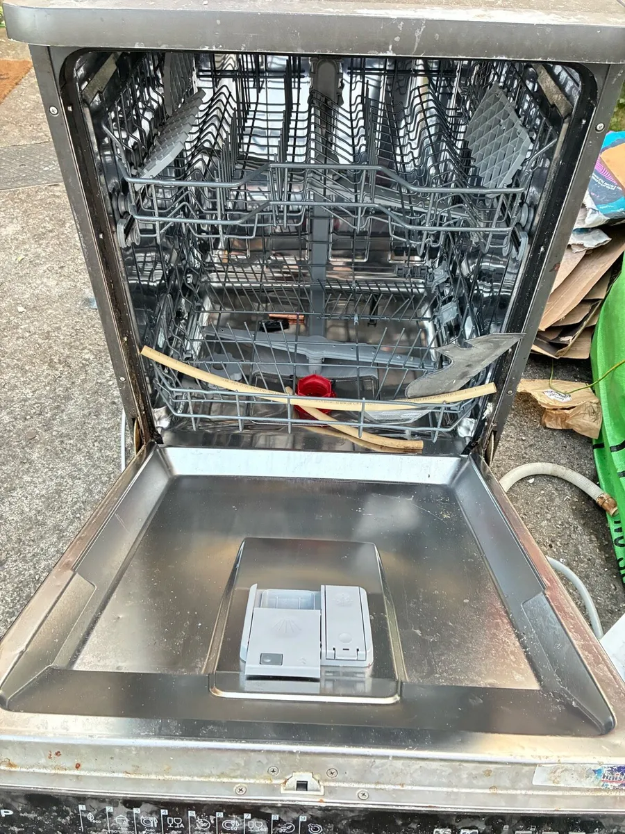 Dishwasher - Image 1
