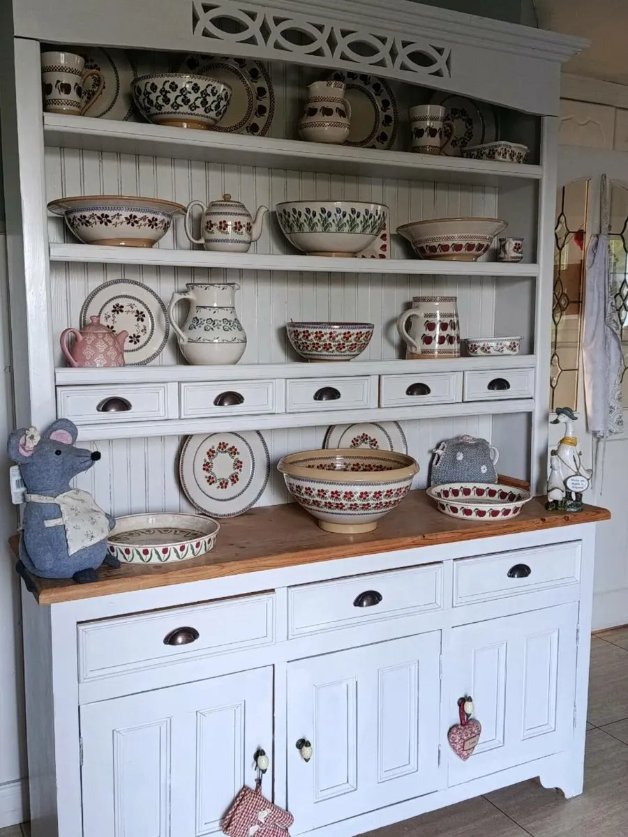 Solid kitchen dresser delivery arranged - Image 2
