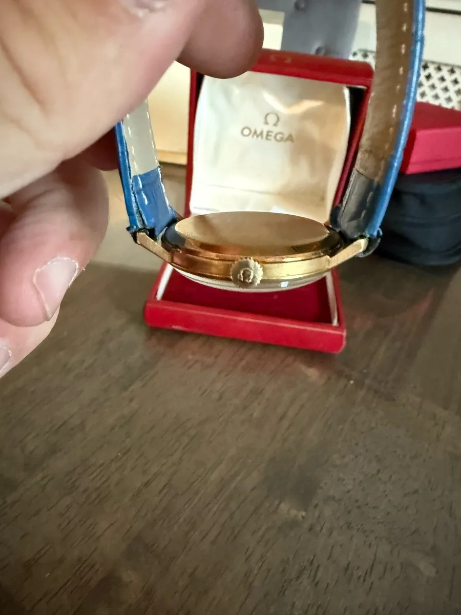 Omega 18k Gold watch 1960s - Image 2
