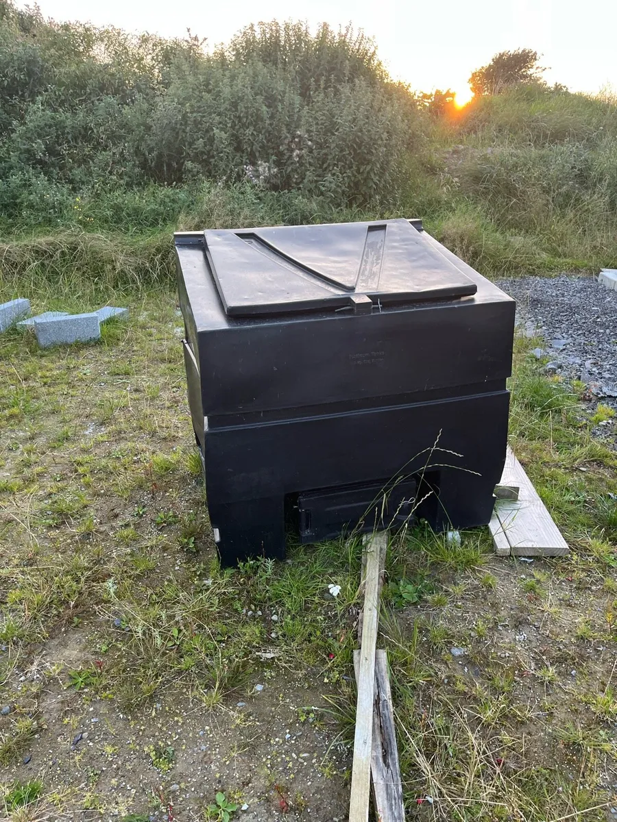 Fuel bunker - Image 1