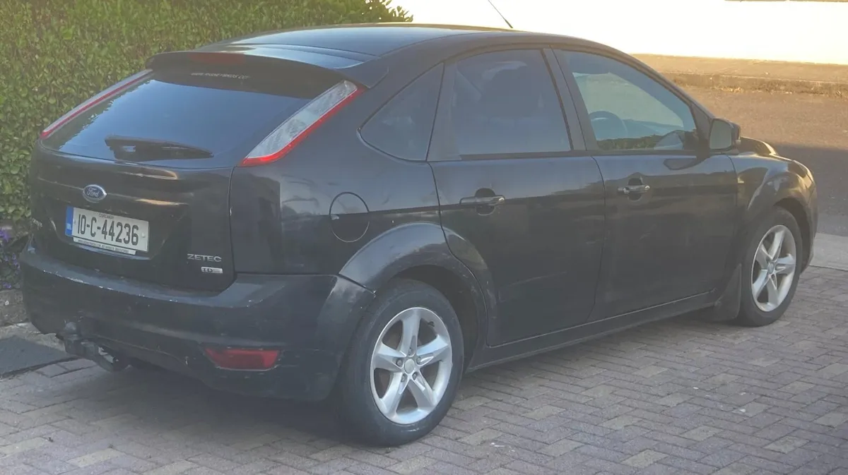 Ford Focus 2010 - Image 4