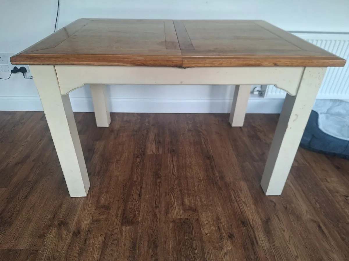 Dining table - Image 1