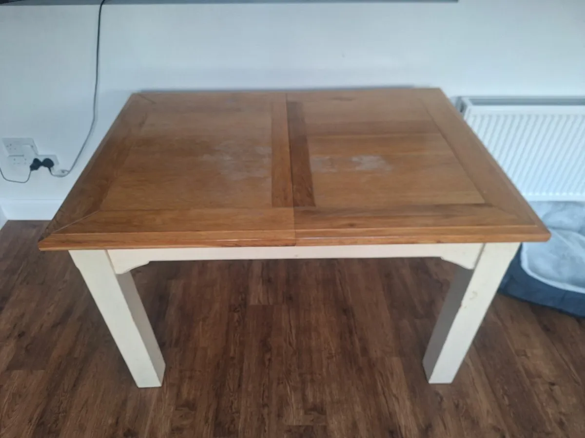 Dining table - Image 2