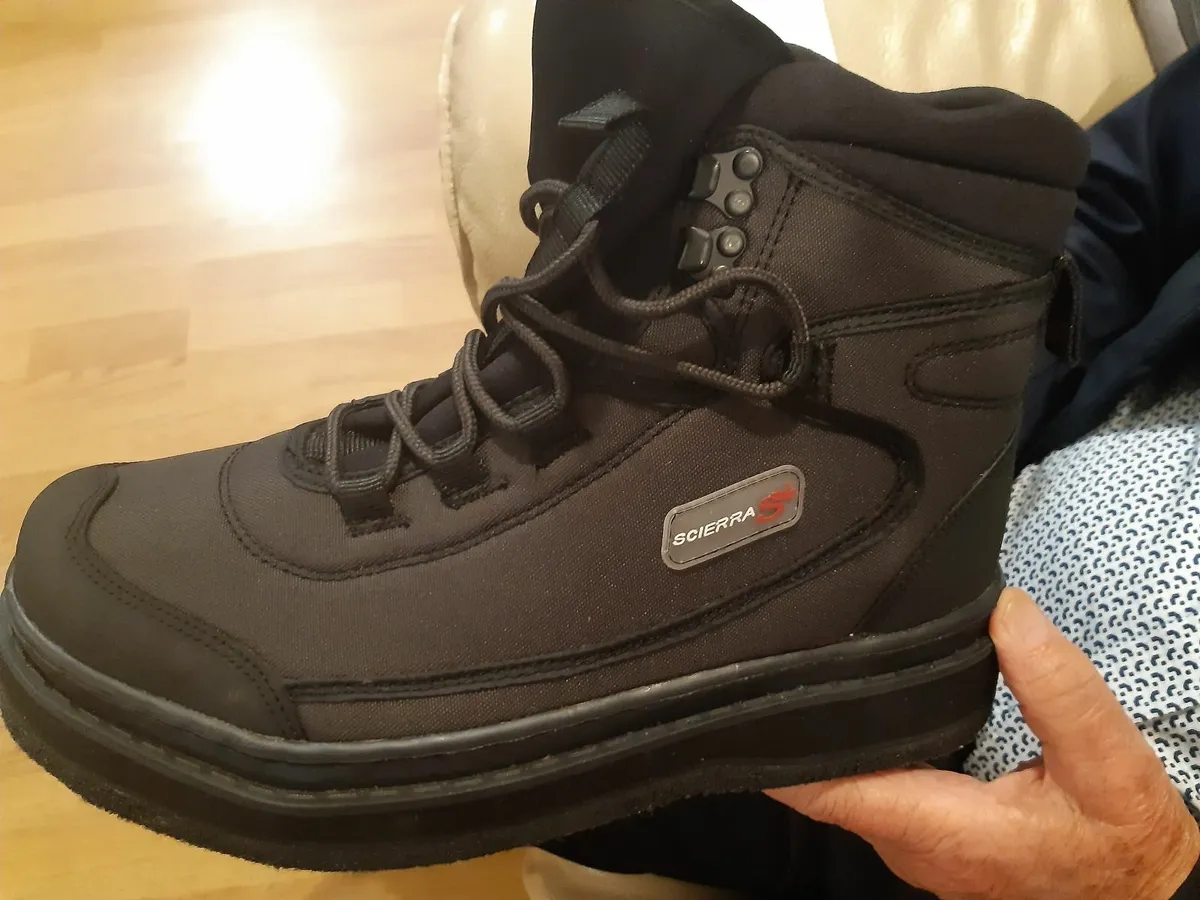 Fishing boots/ wading shoes - Image 1